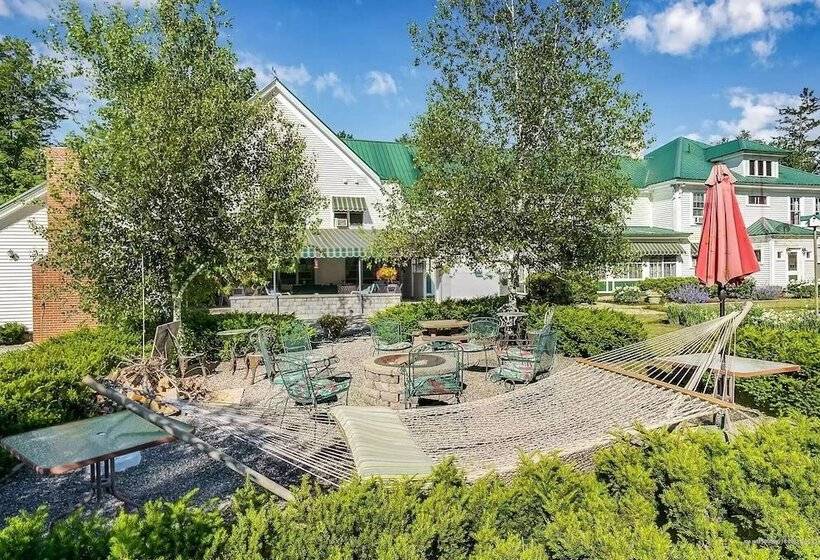צימר Greenwood Manor Inn