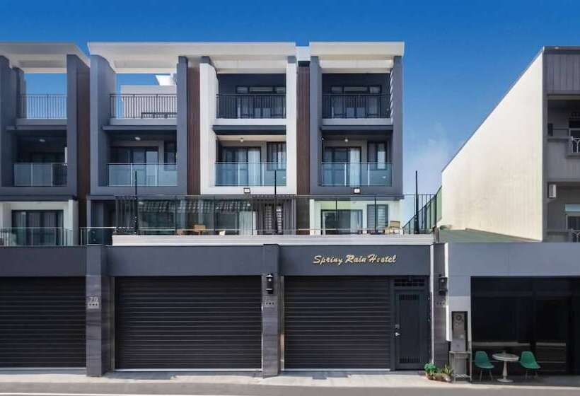 تختخواب و صبحانه Spring Rain Hostel