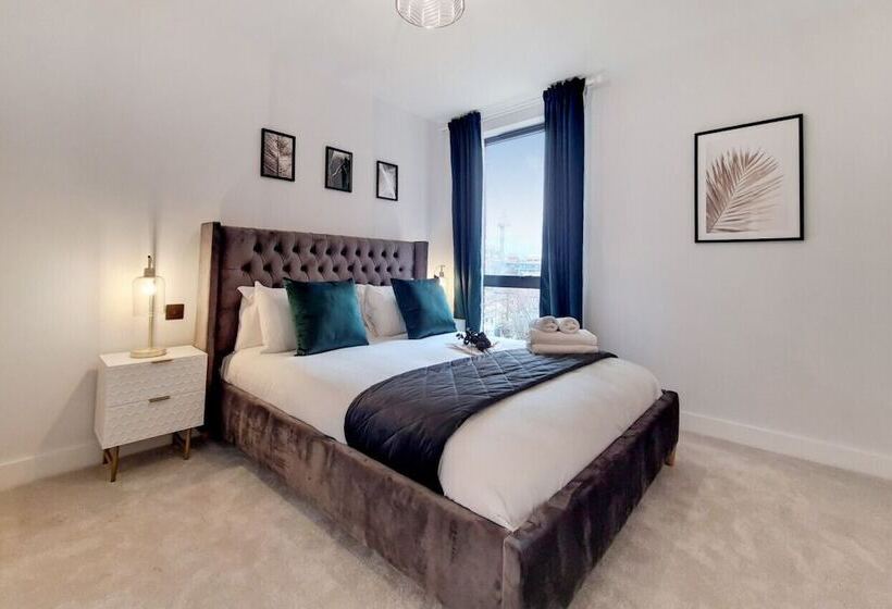 Deluxe Wembley Harrow Apartment