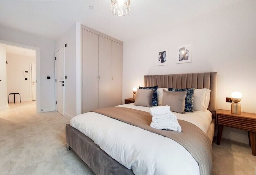 Deluxe Wembley Harrow Apartment
