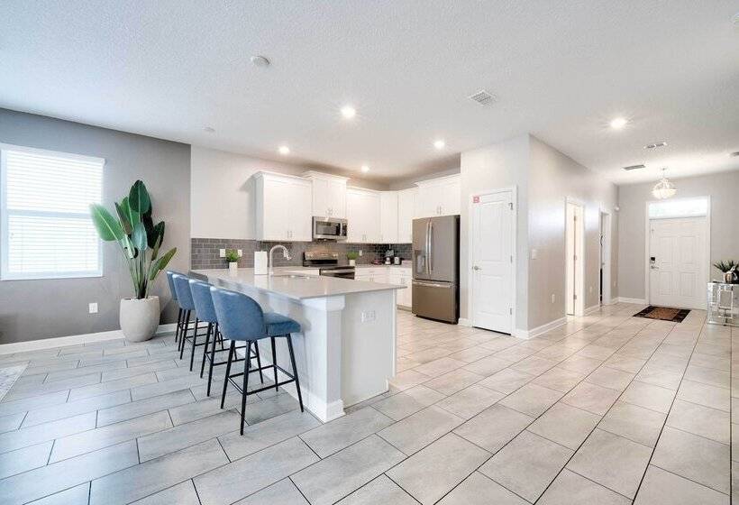 Disney Getaway W/ Game Room & Home Theater!