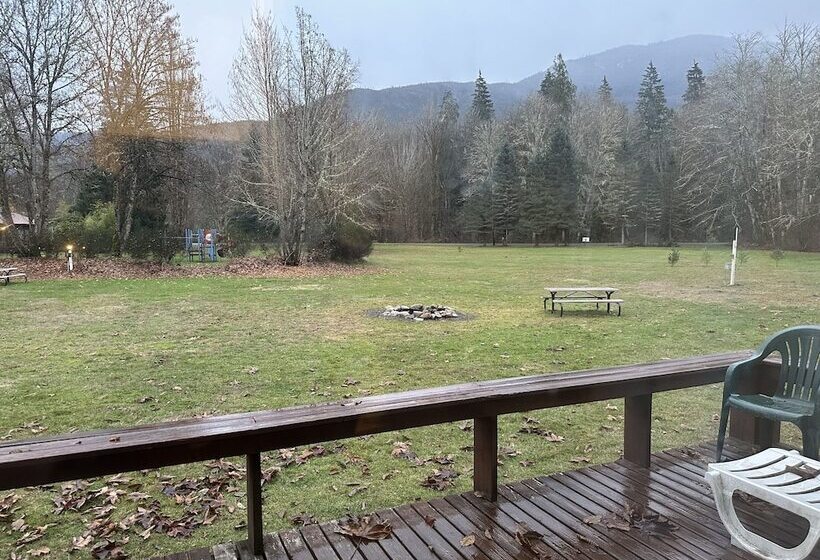 Glacier Peak Resort