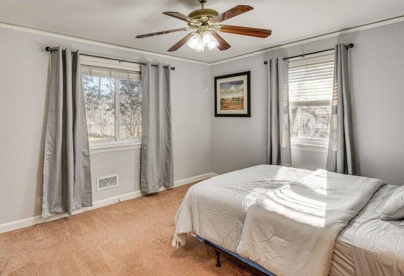 Greenville Home W/ Private Yard Near Downtown!