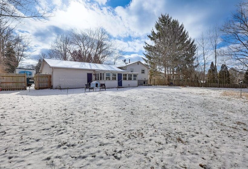 Home W/ Fire Pit & Sunroom: 9 Mi To Downtown Akron