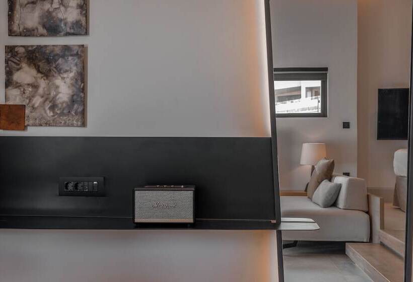 هتل Domes Novos Santorini, Autograph Collection