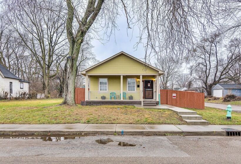Indianapolis Home W/ Fire Pit: 3 Mi To Downtown!