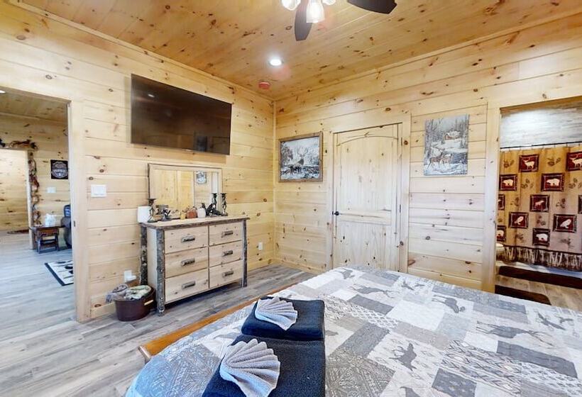 Lazy Bear Lodge
