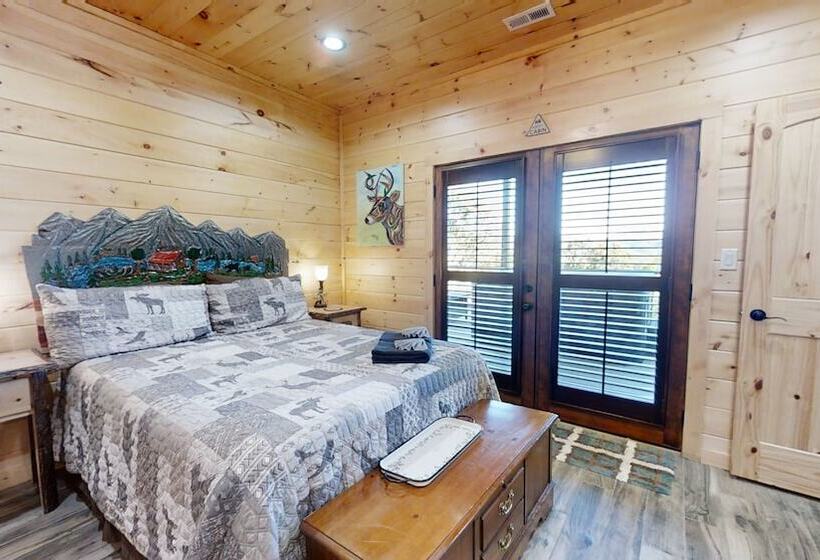 Lazy Bear Lodge