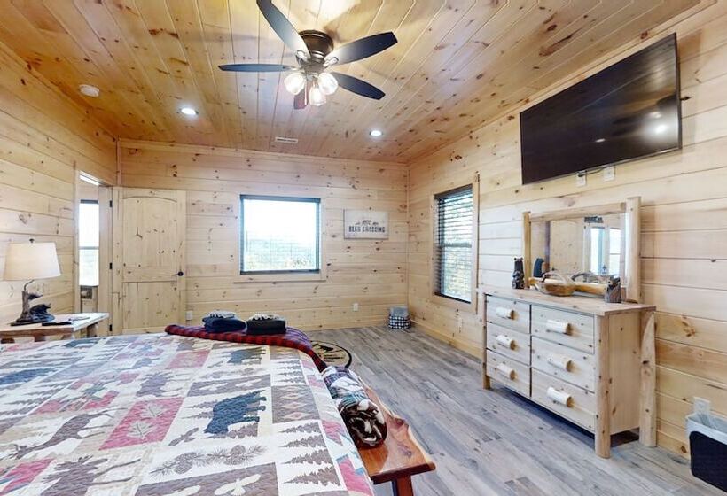 Lazy Bear Lodge