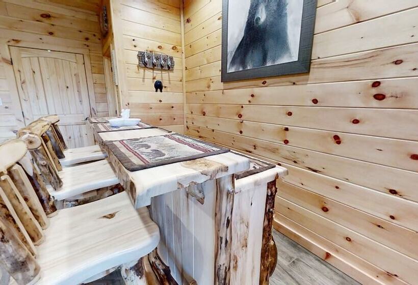 Lazy Bear Lodge