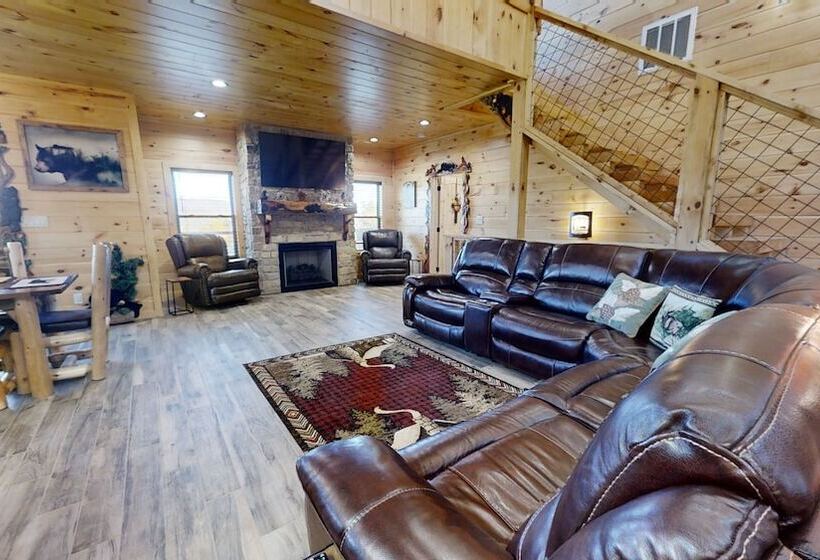 Lazy Bear Lodge