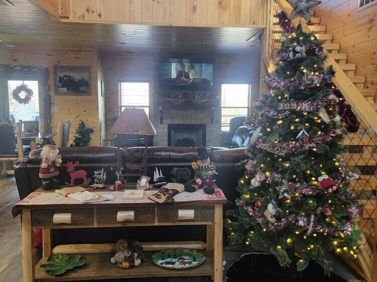 Lazy Bear Lodge