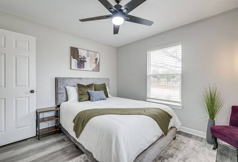 Lovely Brenham Home   Walk To Blinn & Downtown!