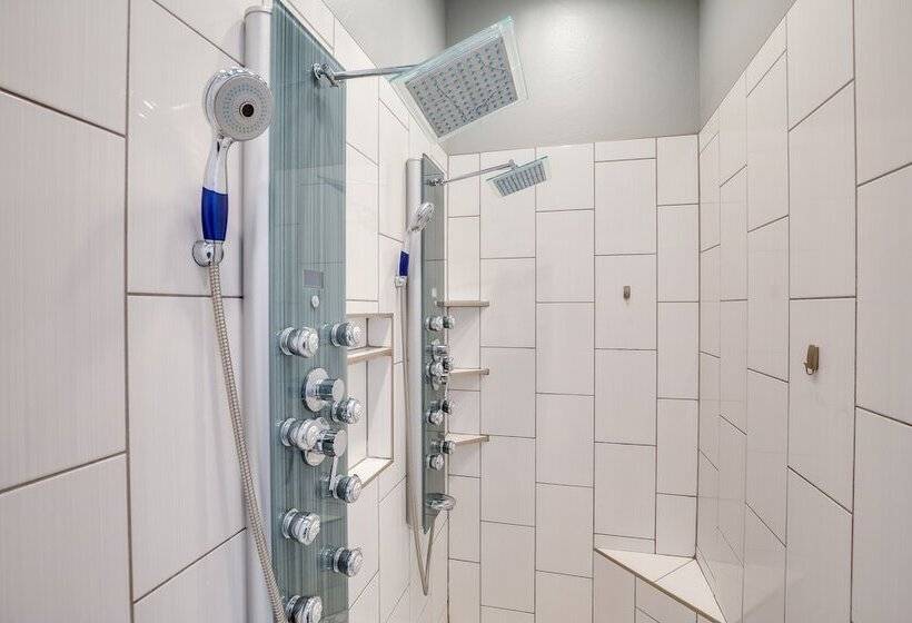 Modern Lead Cabin W/ Hot Tub, 6 Mi To Skiing!