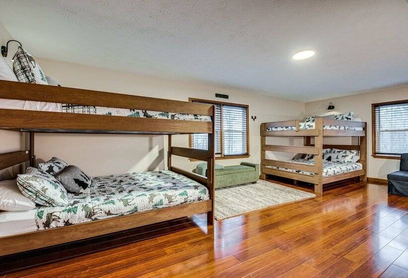 Mcdonough Escape W/ Private Hot Tub & Game Room!