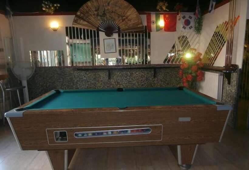 پانسیون Harry's Bar & Apartments