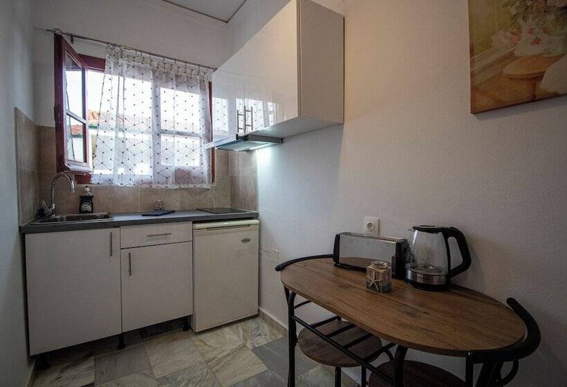 پانسیون Harry's Bar & Apartments