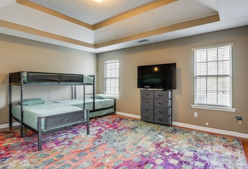 Pet Friendly Georgia Escape W/ Deck, Grill & Yard!