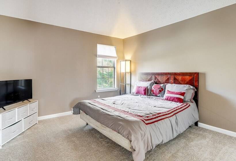 Pet Friendly Georgia Escape W/ Deck, Grill & Yard!