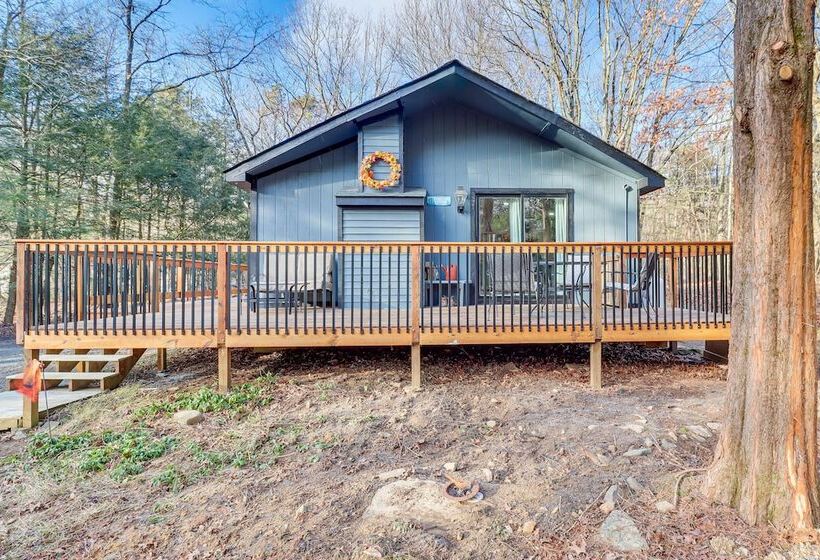 1/2 Mi To Bear Creek Lake: Gem W/ Fire Pit!