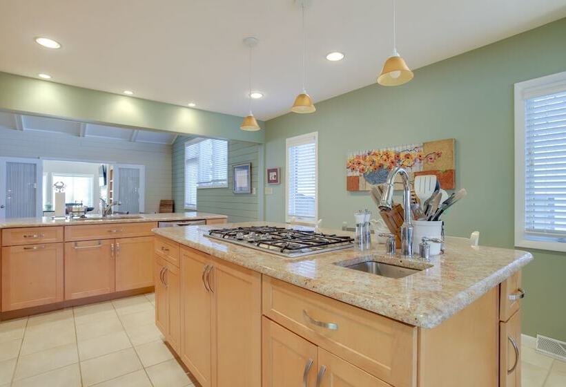 Rehoboth Beach Retreat W/ Dock, Walk To Water!