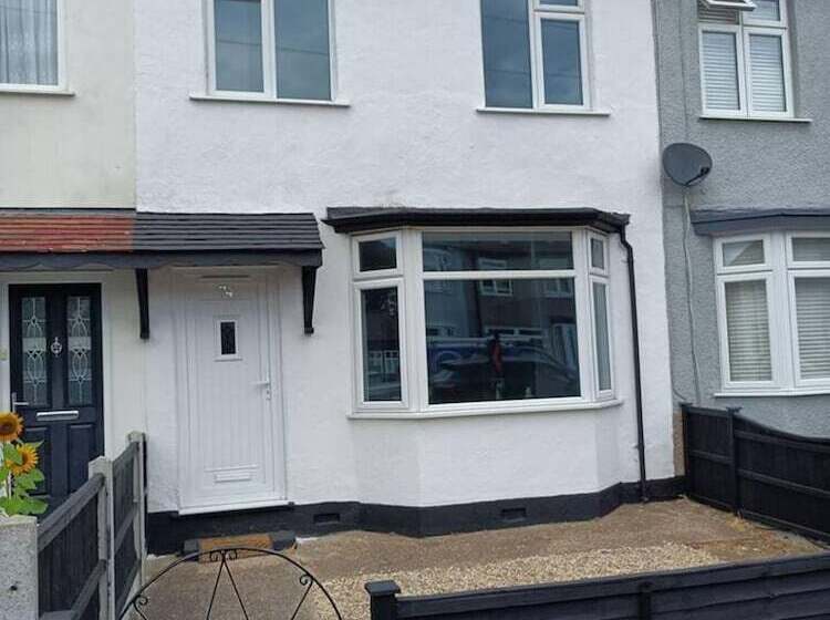 レジデンス Cool 2 Bed House Hornchurch, Arcade Games, Parking