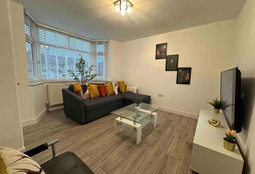 דירת נופש Ldeal Home For Large Groups,families & Contractors
