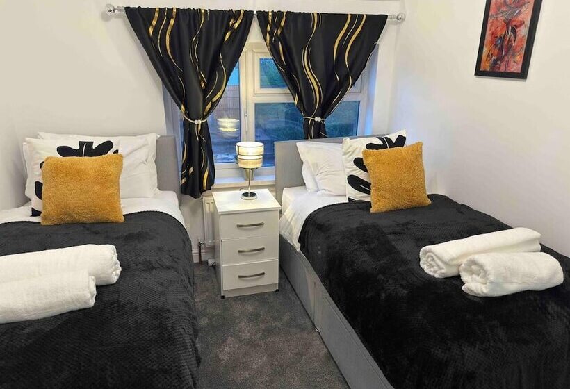 דירת נופש Ldeal Home For Large Groups,families & Contractors