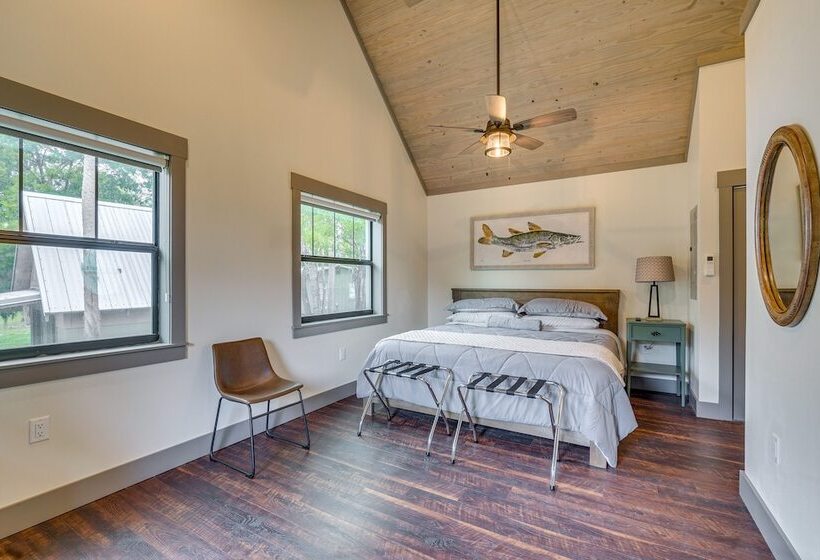 Riverfront Fishers Paradise In Florida W/ Dock!