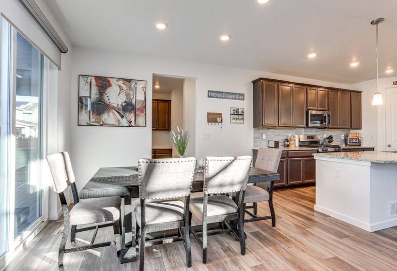 16 Mi To Denver: Spacious Commerce City Home!