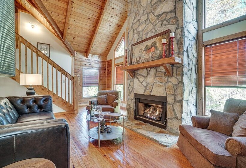 Spacious Log Cabin In Helen W/ Deck & Pool Access!