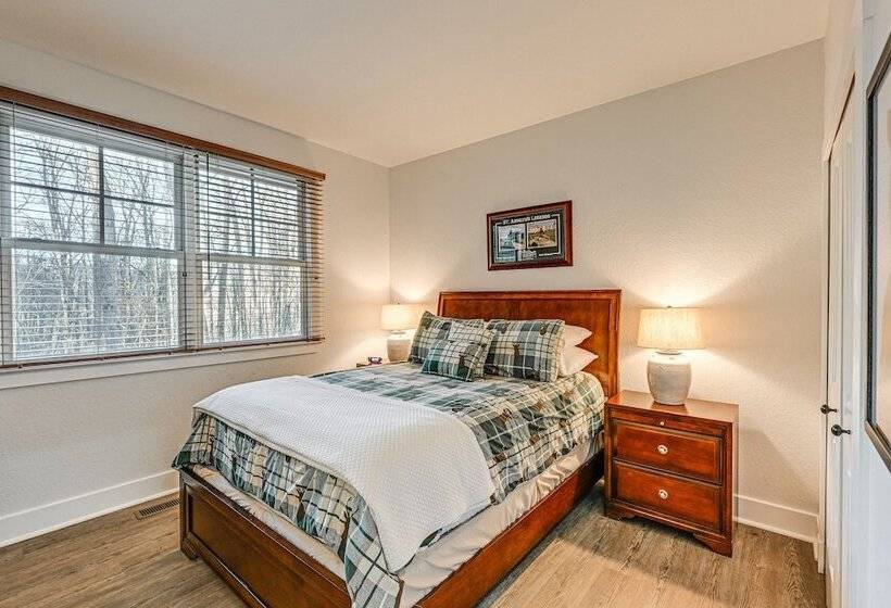 Tuckasegee Cabin ~ 3 Mi To Bear Lake!