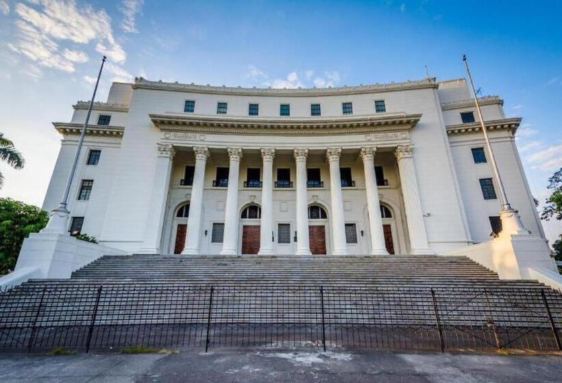 فندق Time Travellers