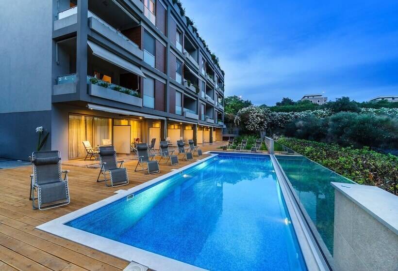 پانسیون Oasis Life