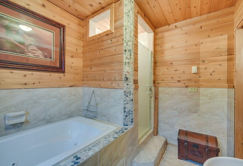 Barnum Cabin On 30 Acres W/ Soo Line Trail Access!