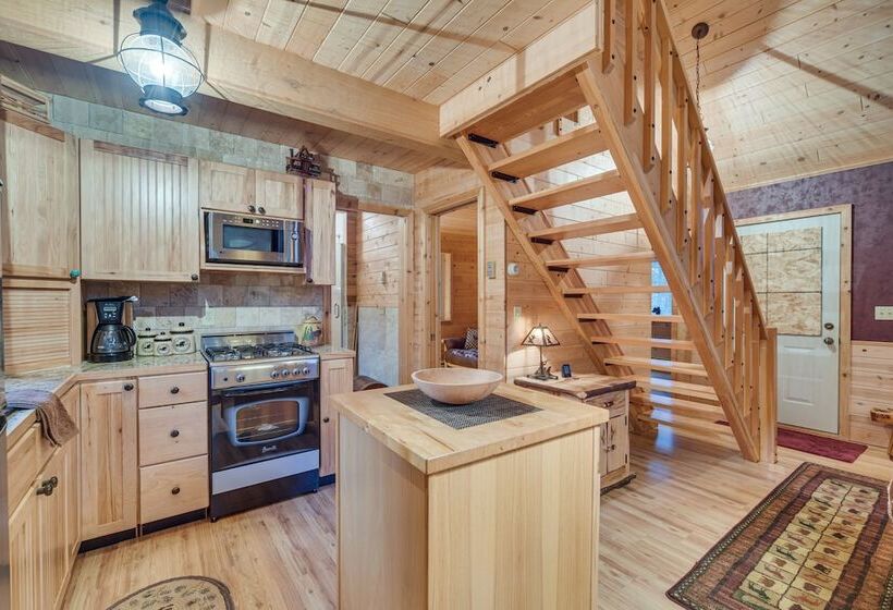 Barnum Cabin On 30 Acres W/ Soo Line Trail Access!