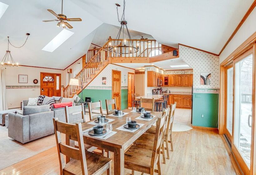 Bennington Home W/ Deck ~ 5 Mi To Bald Mountain!