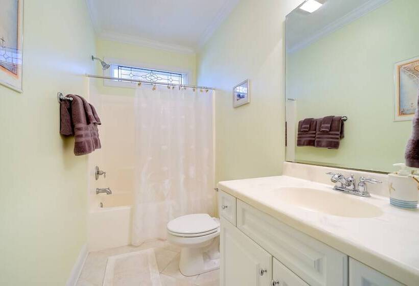 Breezy Kure Beach Home   Walk To Pier & Ocean!