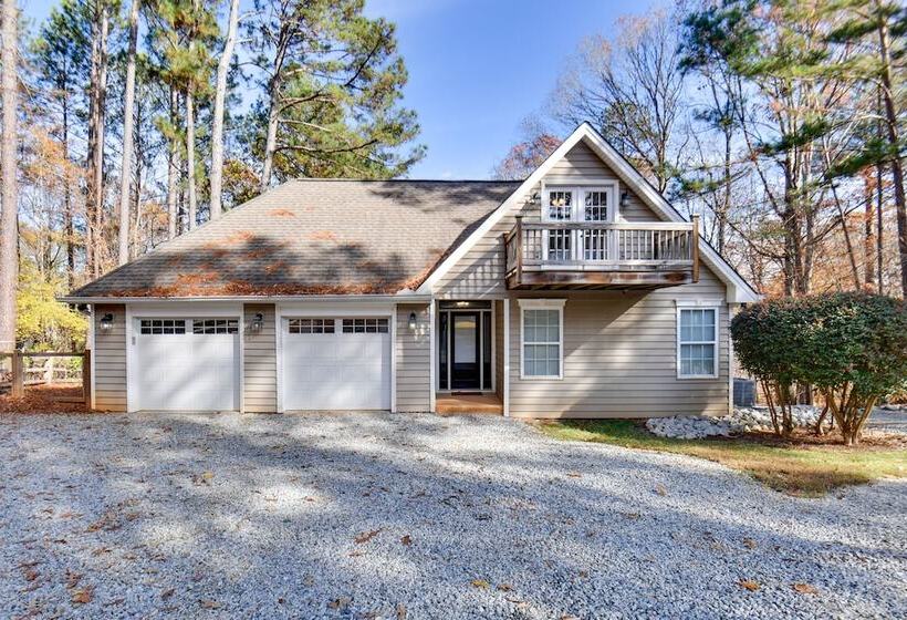 Buckhead Home W/ On Site Lake Oconee Access!