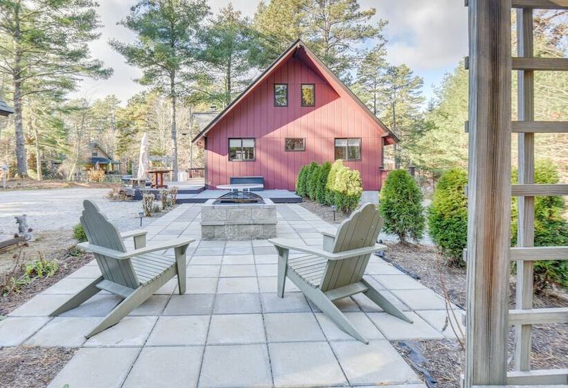 Charming Tamworth Cabin W/ Grill & Fireplace