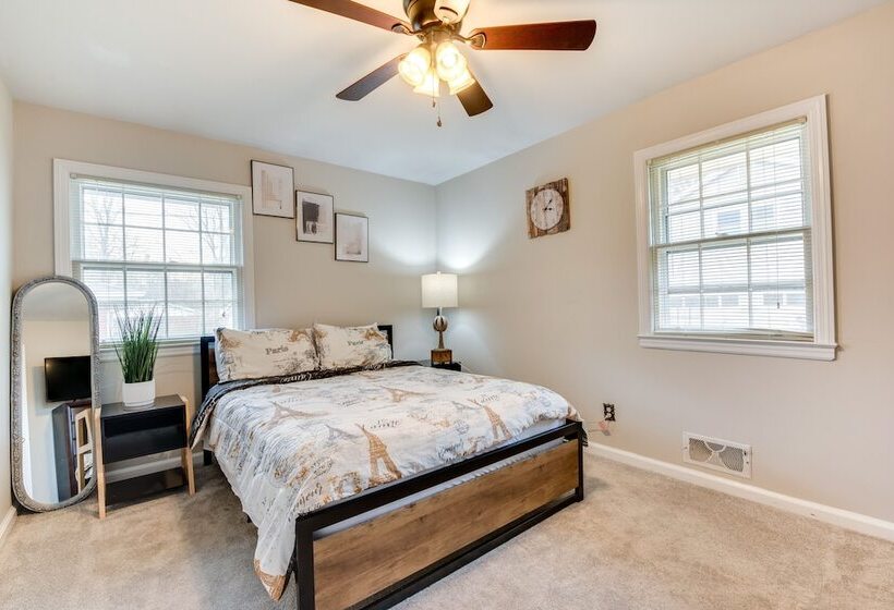 Cozy Austell Home W/ Sunroom   4 Mi To Six Flags!