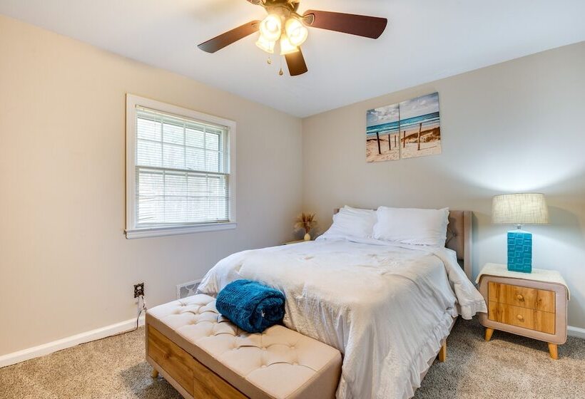 Cozy Austell Home W/ Sunroom   4 Mi To Six Flags!