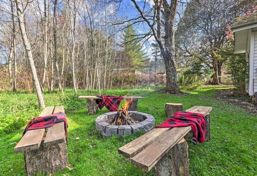 Mtn Cottage W/ Fire Pit In Newland!