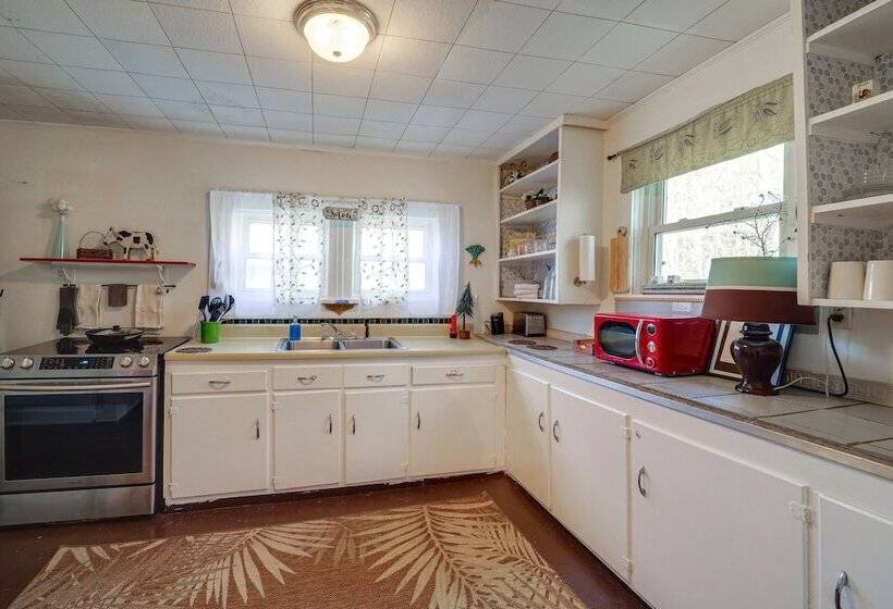 Mtn Cottage W/ Fire Pit In Newland!