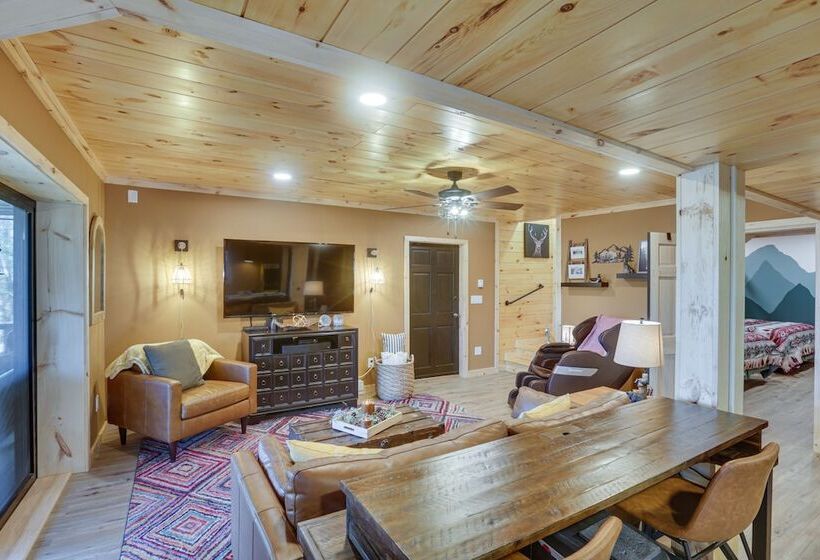 Deep Gap Cabin W/ 2 Decks & Community Amenities!
