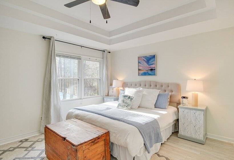 Dog Friendly Home Near Carters Lake W/ Amenities