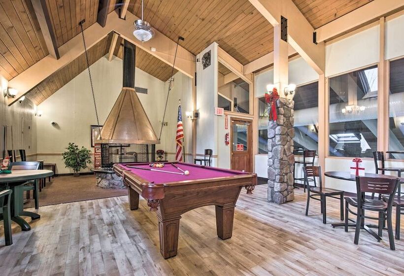 Eco Friendly Poconos Cabin W/ Ev Charger!
