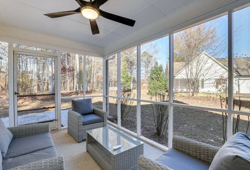 Family Friendly Dacula Home With Screened Porch!