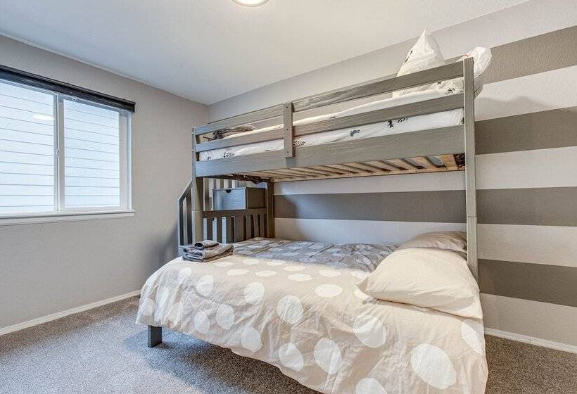 7 Mi To Downtown Denver: Family Home W/ Fire Pit!