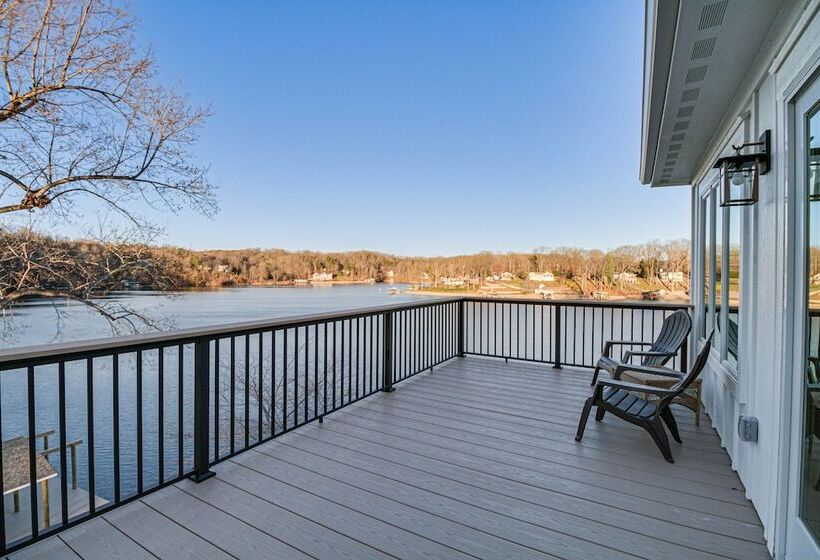 Goodview Lake House W/ Boat Dock, Kayaks & Views!